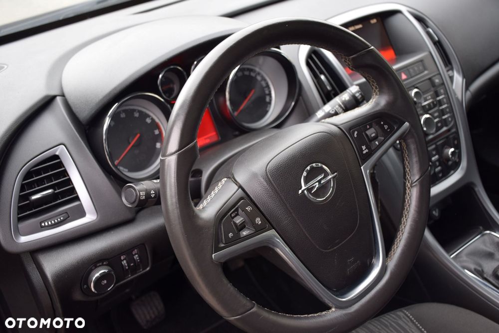 Opel Astra 1.6 Design Edition - 14