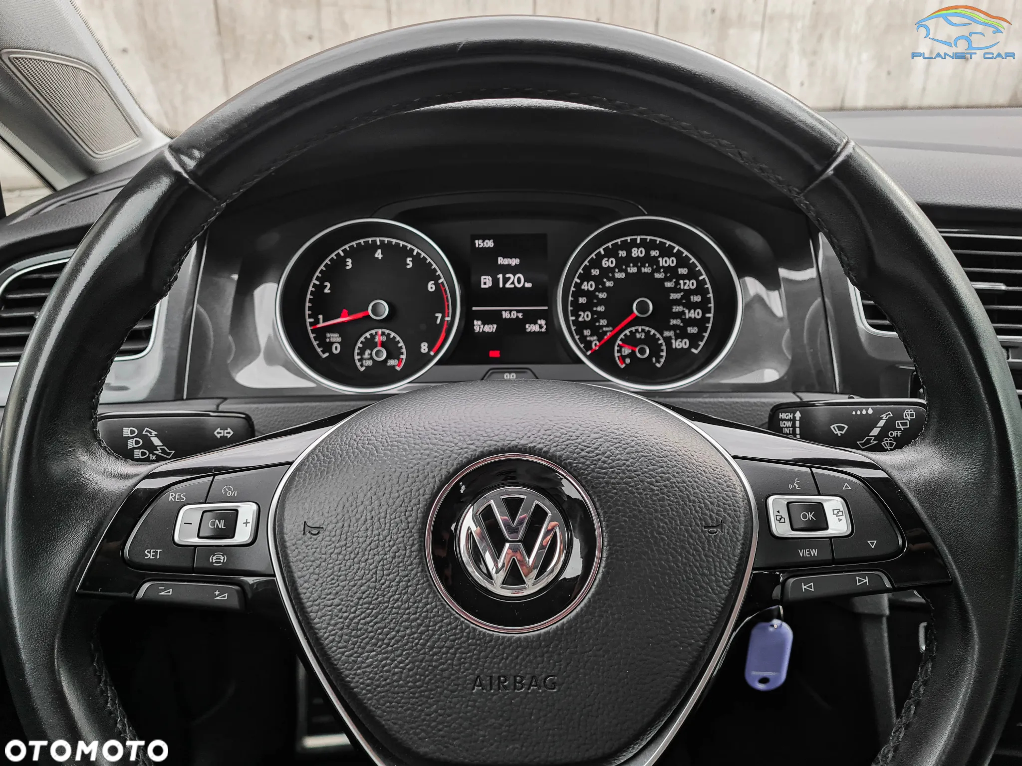 Volkswagen Golf - 24