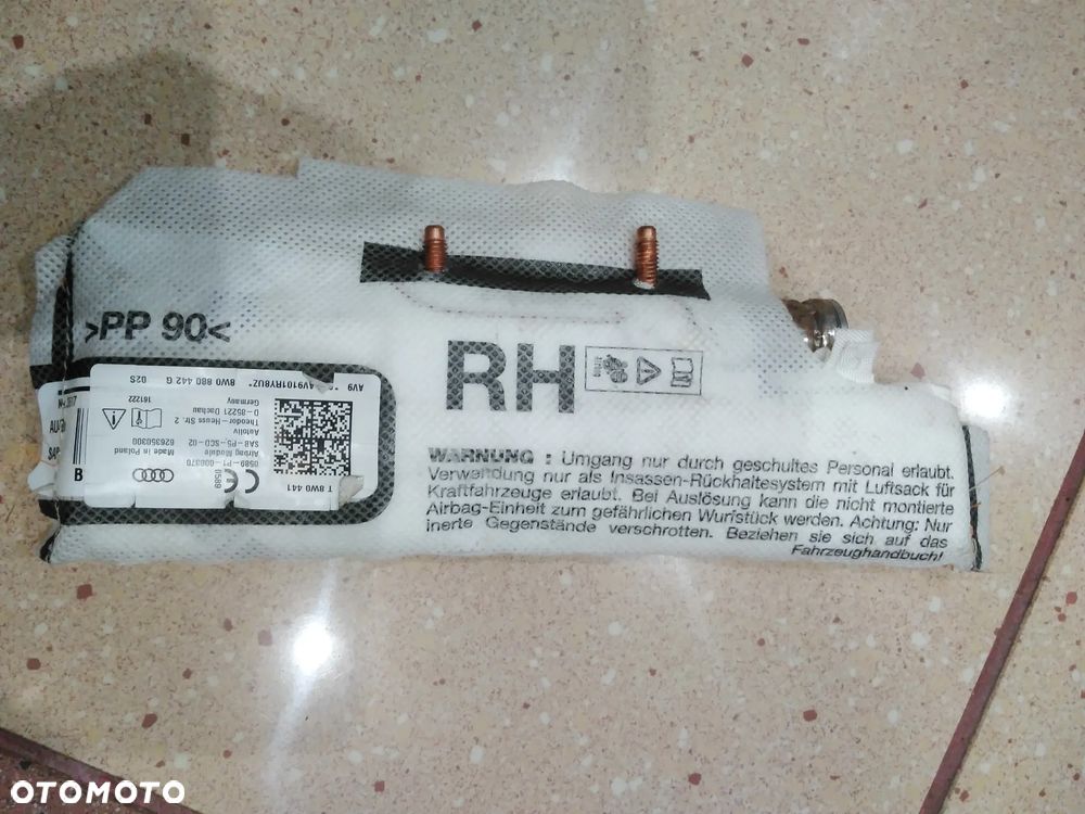 AUDI A4 / A5 8W0 B9 airbag w fotel tylny prawy - 1