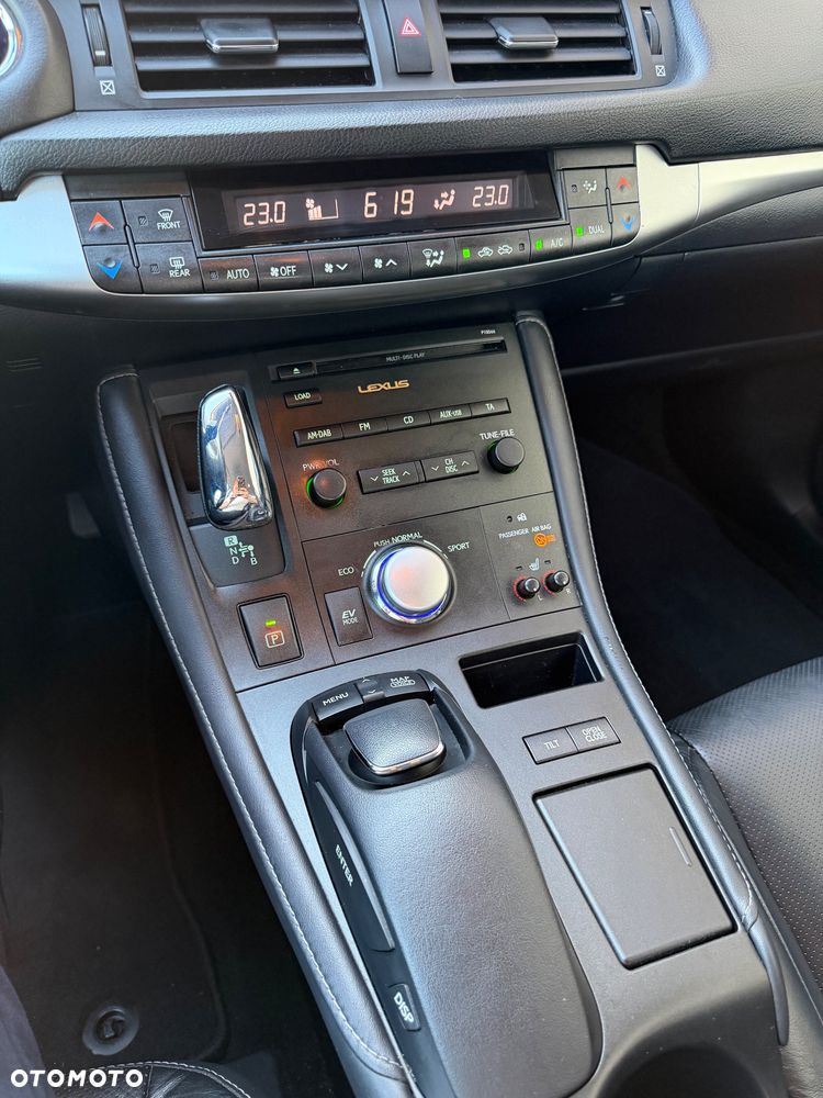Lexus CT 200h Prestige - 17