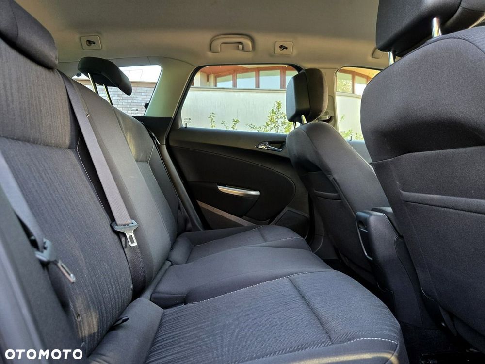 Opel Astra 1.4 T Sport - 11