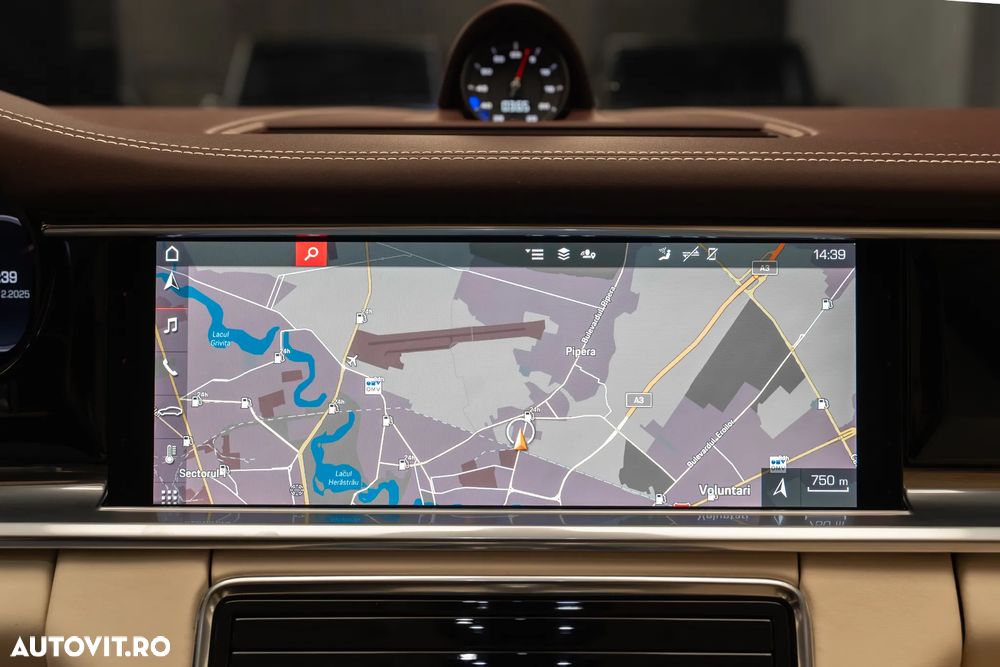 Porsche Panamera 4 - 22