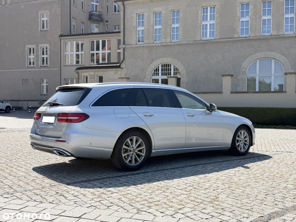 Mercedes-Benz Klasa E 220 d 9G-TRONIC - 4