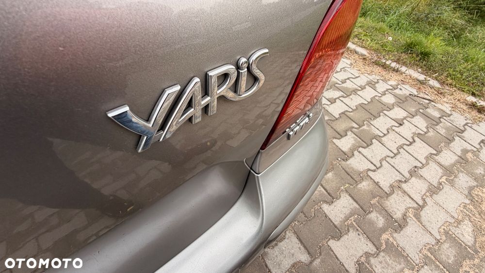 Toyota Yaris - 16