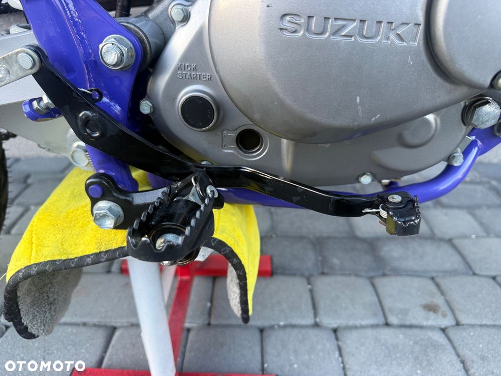 Suzuki DR - 8