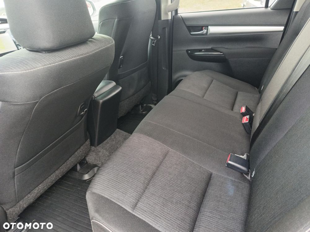 Toyota Hilux - 10