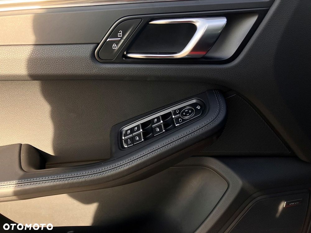 Porsche Macan T - 23