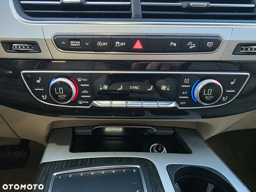 Audi Q7 - 12
