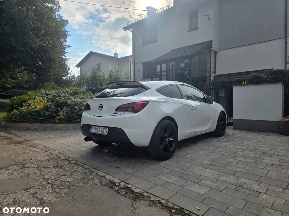 Opel Astra GTC 1.4 Turbo - 11