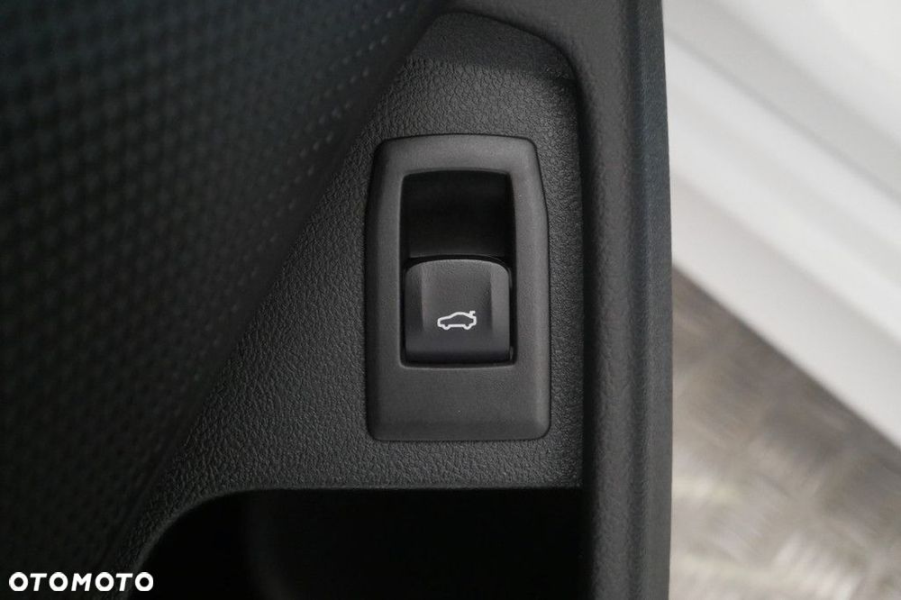 BMW Seria 3 - 18