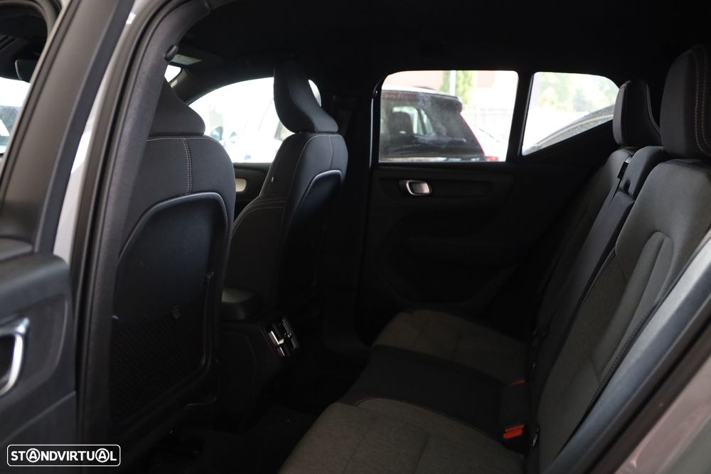 Volvo XC 40 1.5 T2 Plus Dark Auto - 10