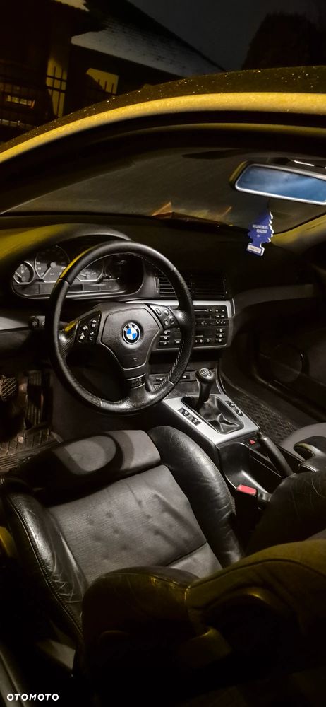 BMW Seria 3 323i - 10