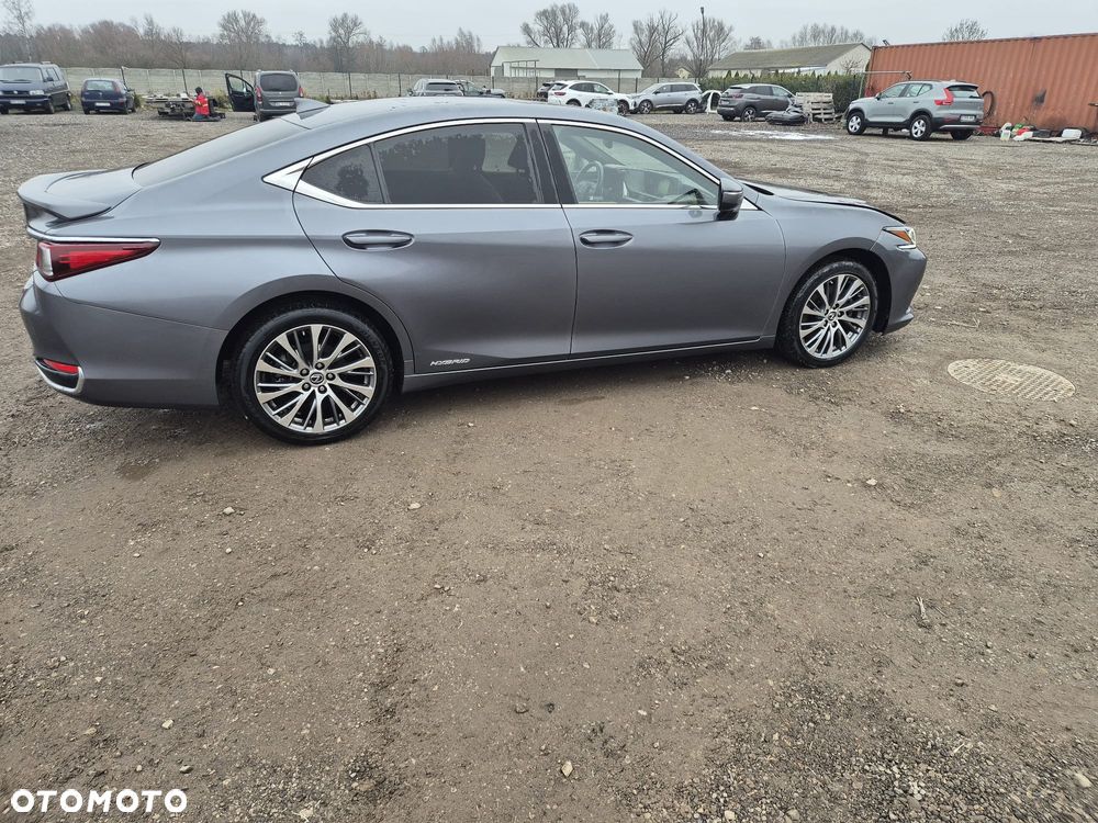 Lexus ES 300h Business Line - 28