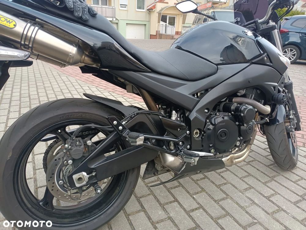 Suzuki GSR - 5
