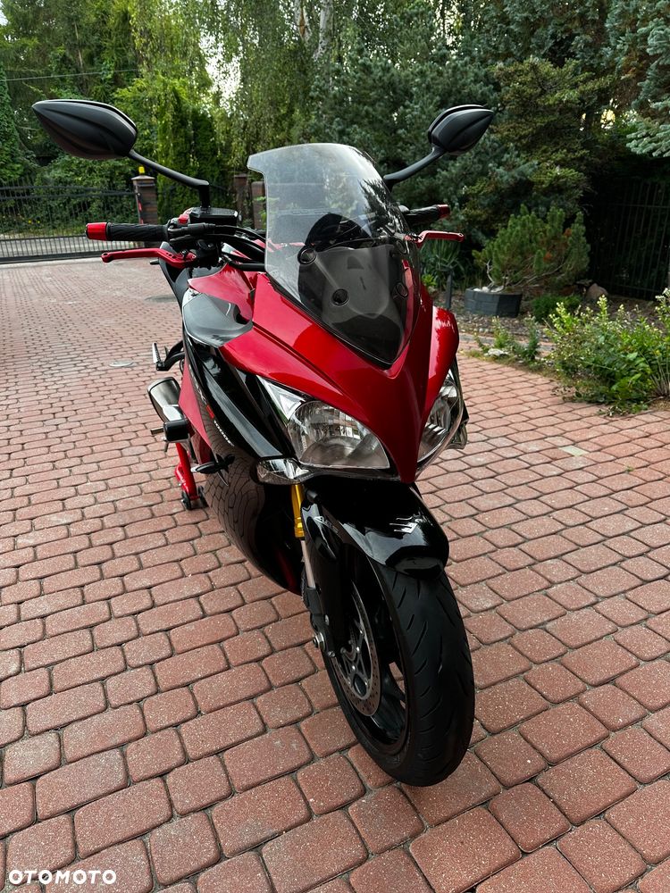 Suzuki GSX - 12