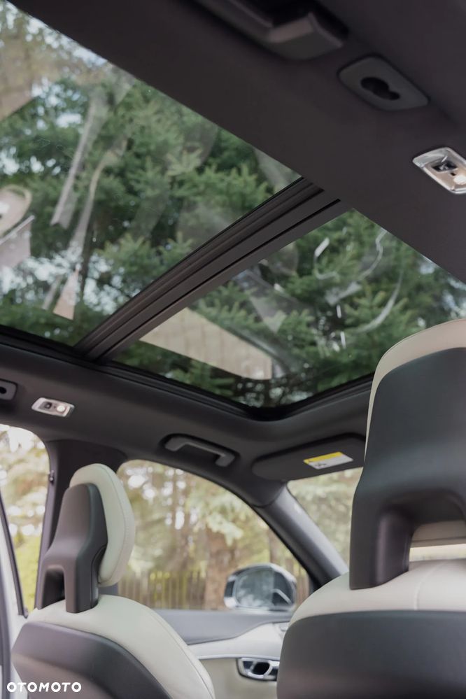 Volvo XC 90 T8 AWD Plug-In Hybrid R-Design 7os - 11