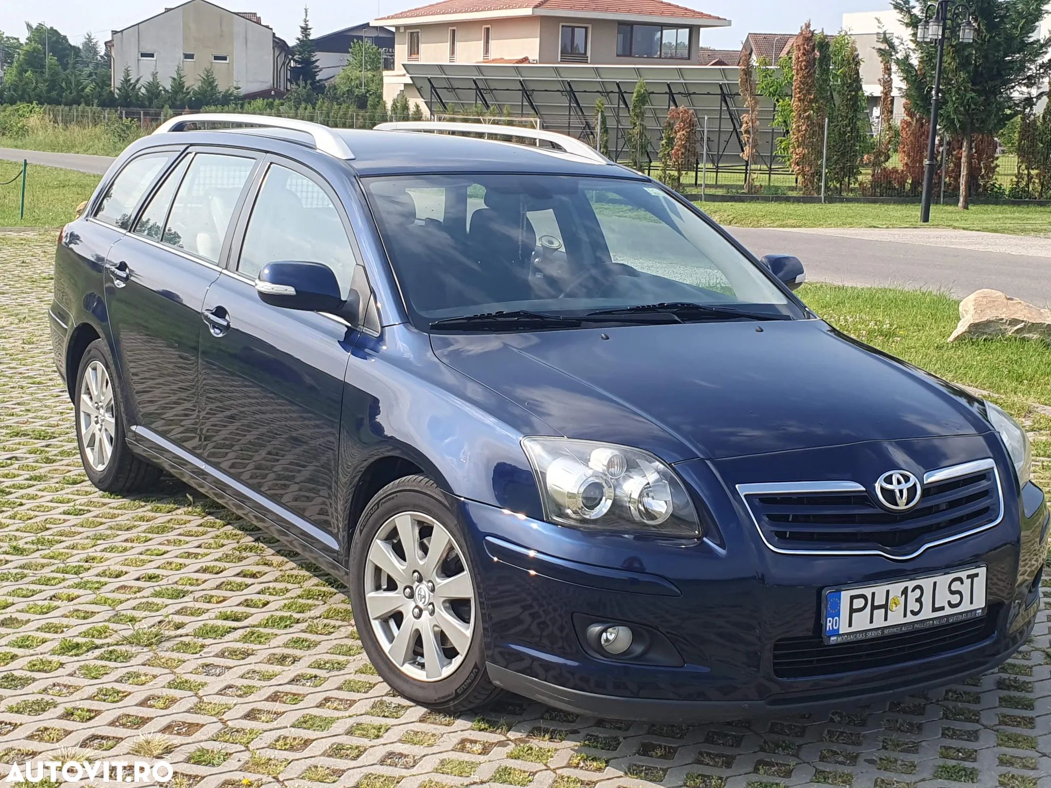 Toyota Avensis - 1