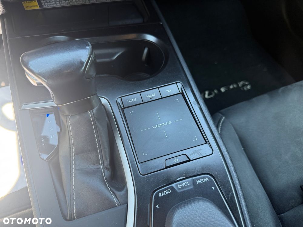 Lexus UX 250h GPF Business Edition AWD - 30