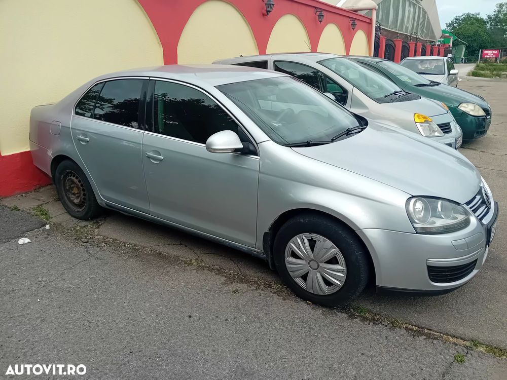 Volkswagen Jetta 2.0 TDI Comfortline - 11