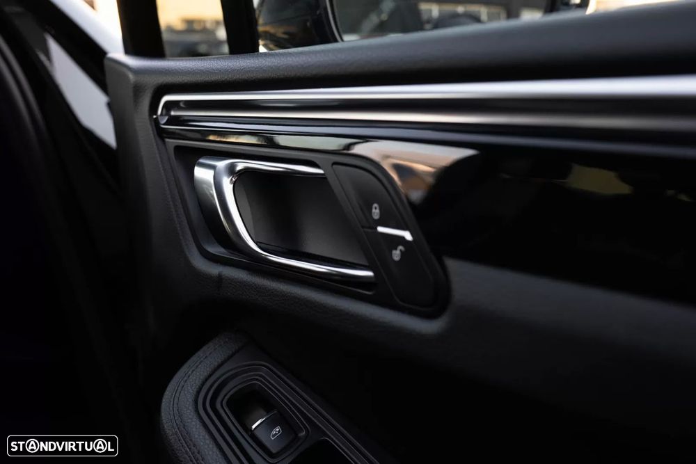 Porsche Macan S - 30