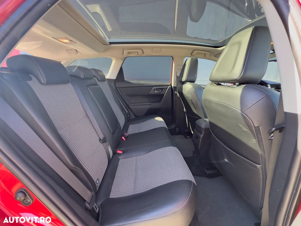 Toyota Auris 1.8 L VVT-i Sol+ - 11