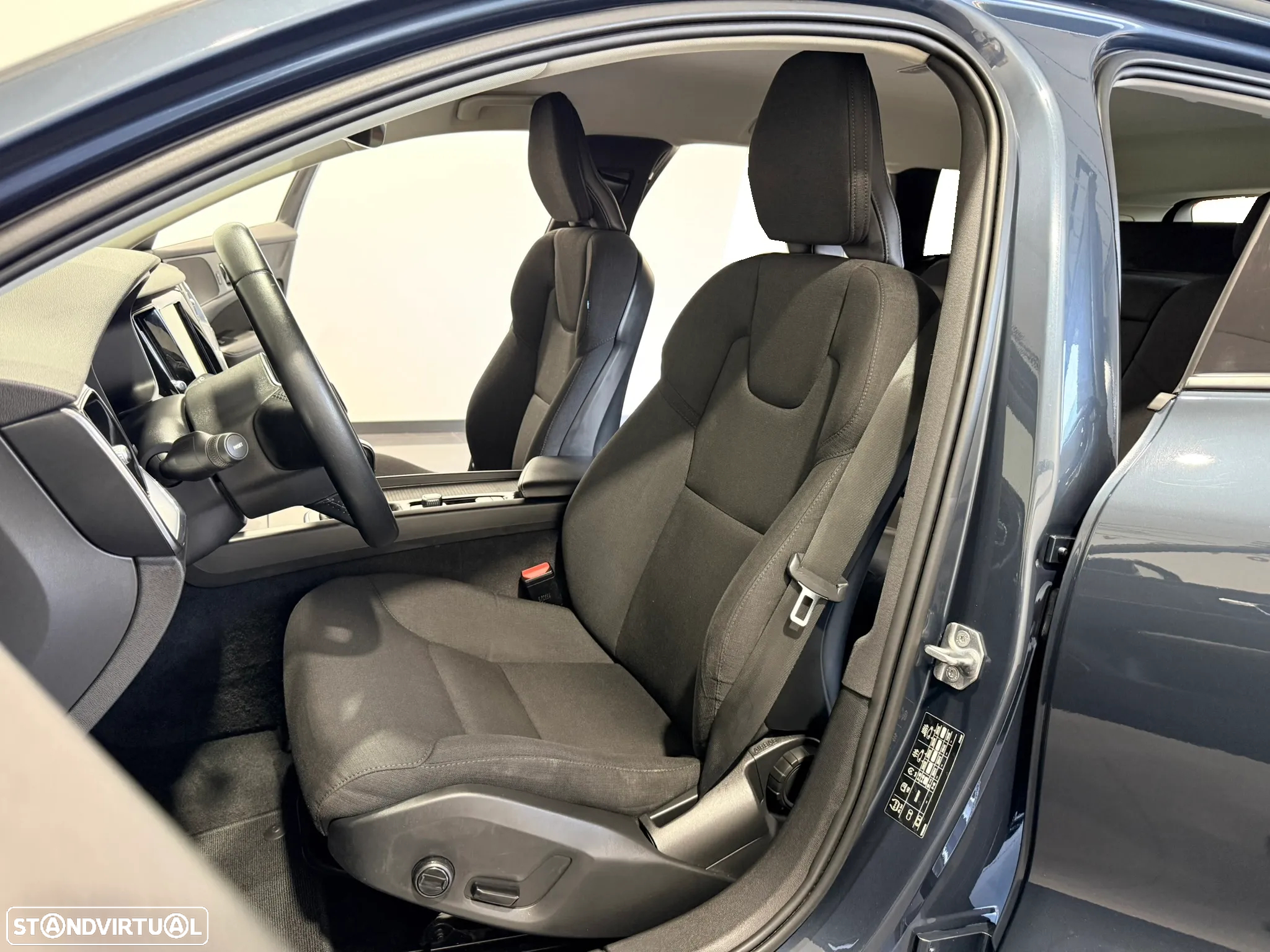 Volvo V60 2.0 D3 Momentum - 6