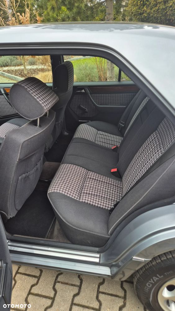 Mercedes-Benz W124 (1984-1993) - 10