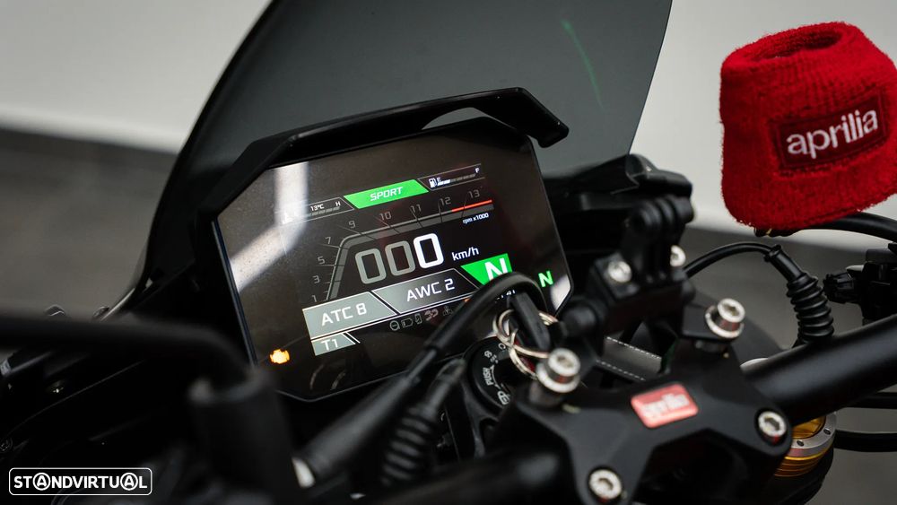 Aprilia Tuono V4 FACTORY - 7
