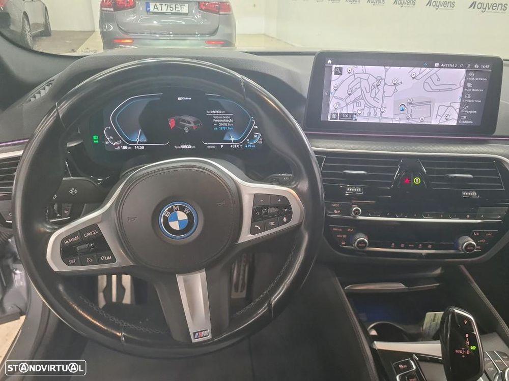 BMW 530 e Pack Desportivo M - 9