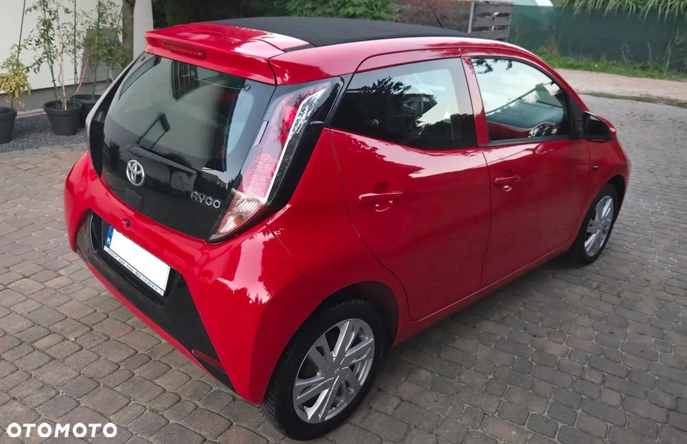 Toyota Aygo x-play touch - 4