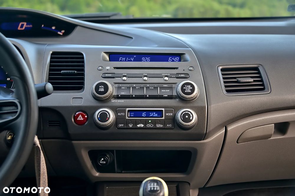 Honda Civic 1.8 Executive - 37