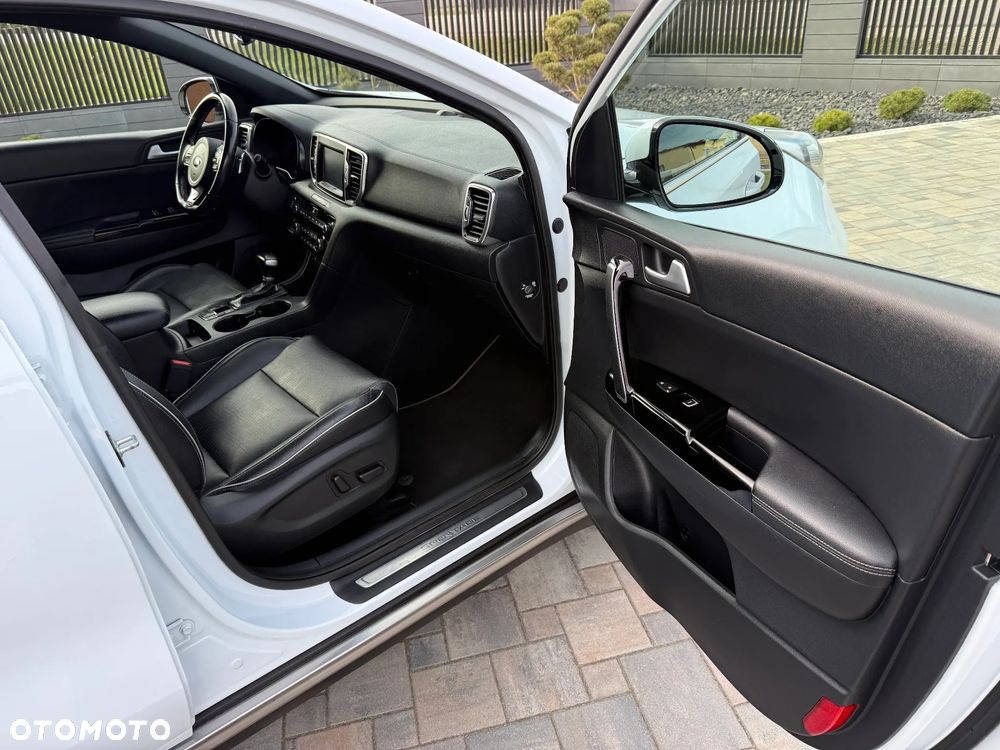 Kia Sportage 2,0 CRDI AWD GT Line - 24