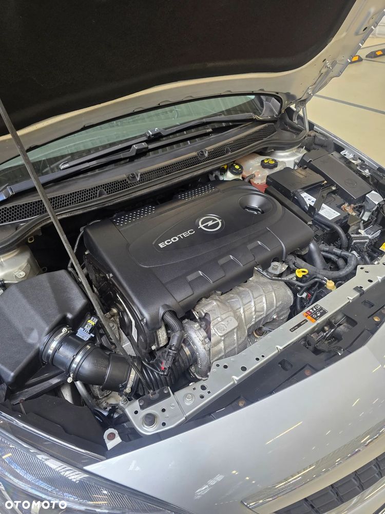 Opel Astra 2.0 CDTI DPF Cosmo - 32