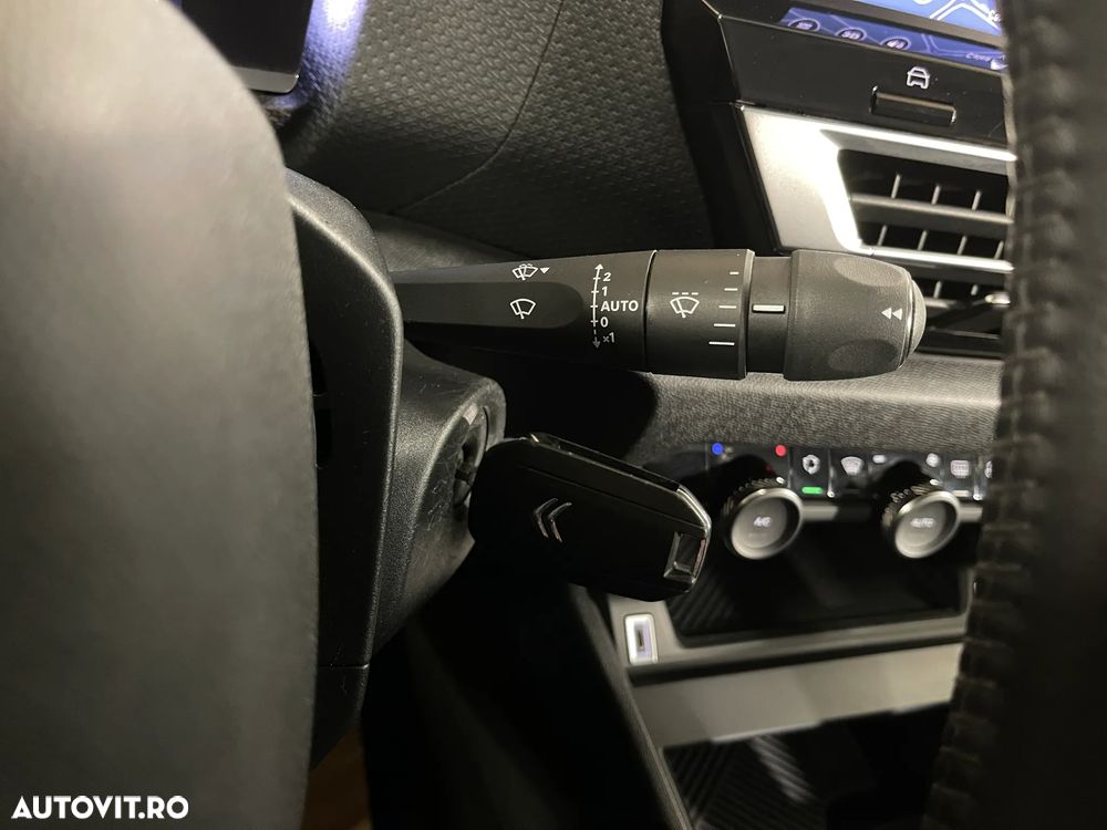 Citroën C4 PureTech 130 Stop&Start SHINE - 24