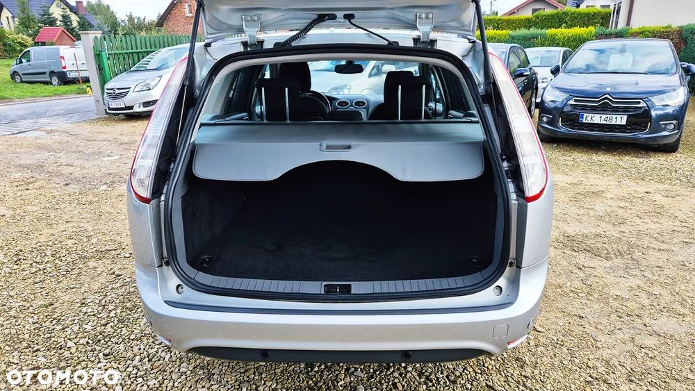 Ford Focus 1.8 FF Platinium X - 32