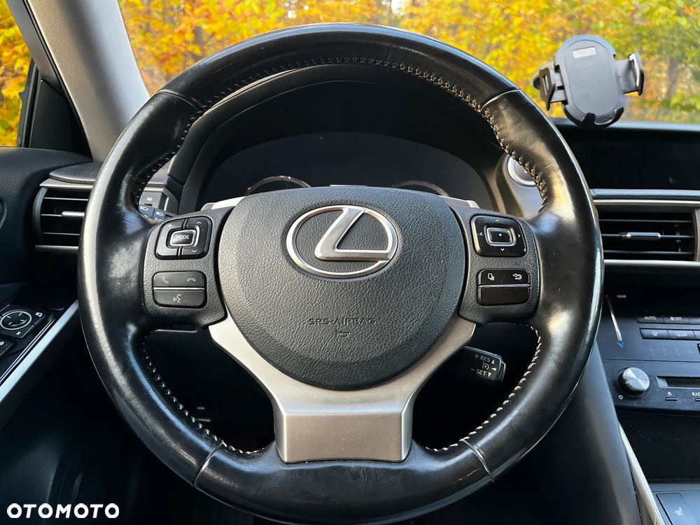 Lexus IS - 21