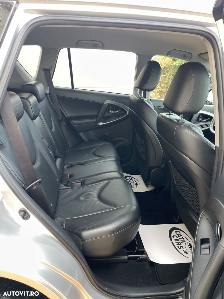 Toyota RAV4 - 26
