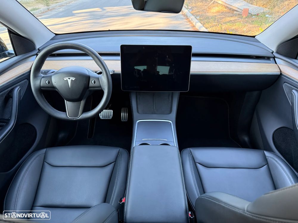 Tesla Model Y Performance Dual Motor AWD - 21