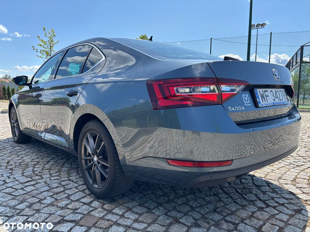 Skoda Superb 1.8 TSI Ambition - 11