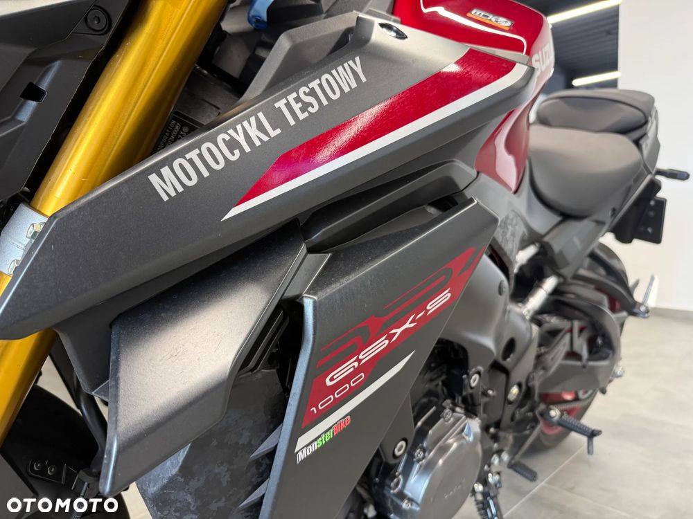 Suzuki GSX 1000 - 7