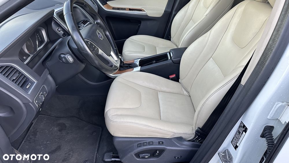 Volvo XC 60 T6 AWD Geartronic Summum - 13