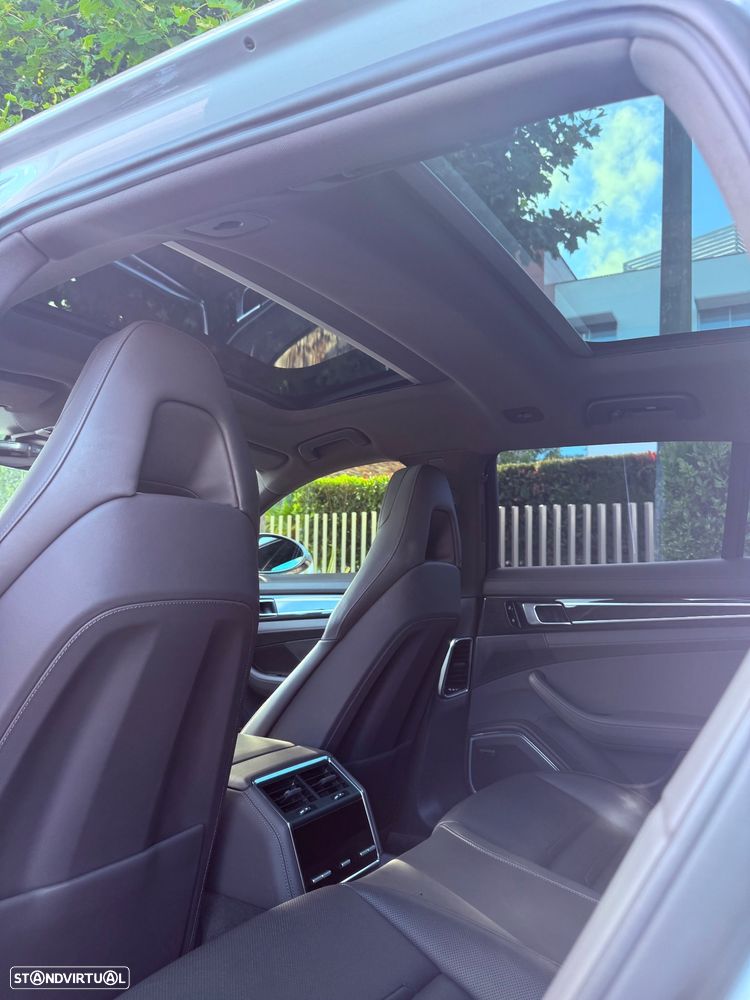 Porsche Panamera Sport Turismo 4S E-Hybrid - 42