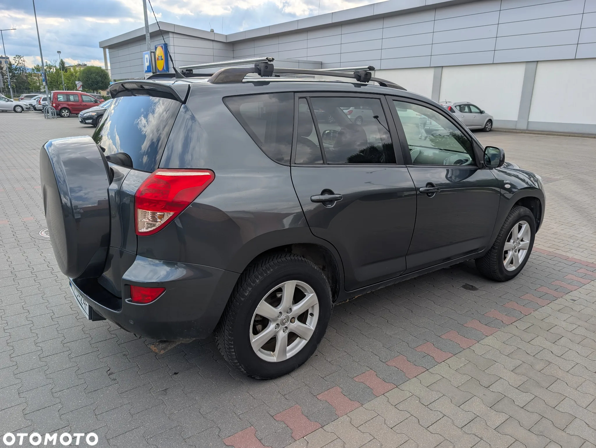 Toyota RAV4 - 5