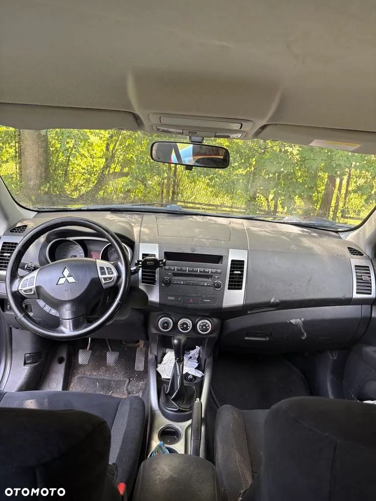 Mitsubishi Outlander 2.4 2WD - 2