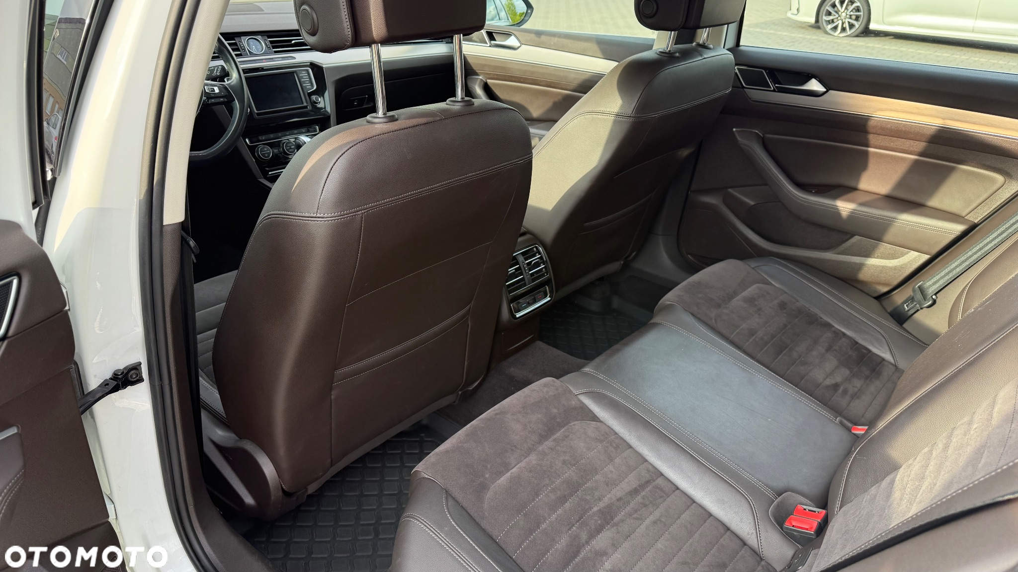 Volkswagen Passat 1.8 TSI BMT Highline DSG - 28
