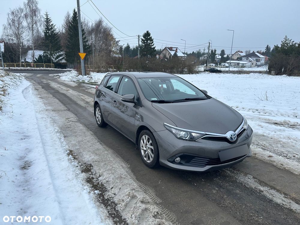 Toyota Auris Hybrid 135 Premium - 4