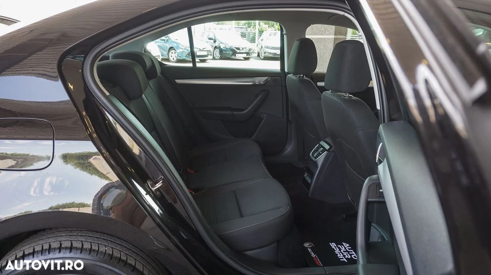 Skoda Octavia 2.0 TDI DSG Ambition - 24