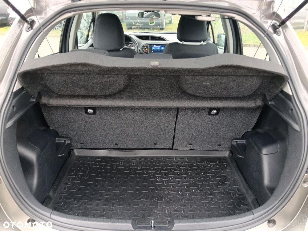 Toyota Yaris - 12