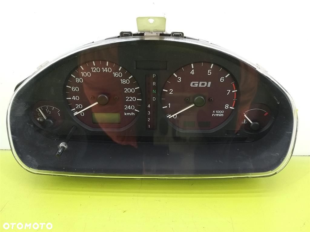 Licznik Mitsubishi Carisma II 1999-2004 1.8 B 125 KM EUROPA MR559665 - 1