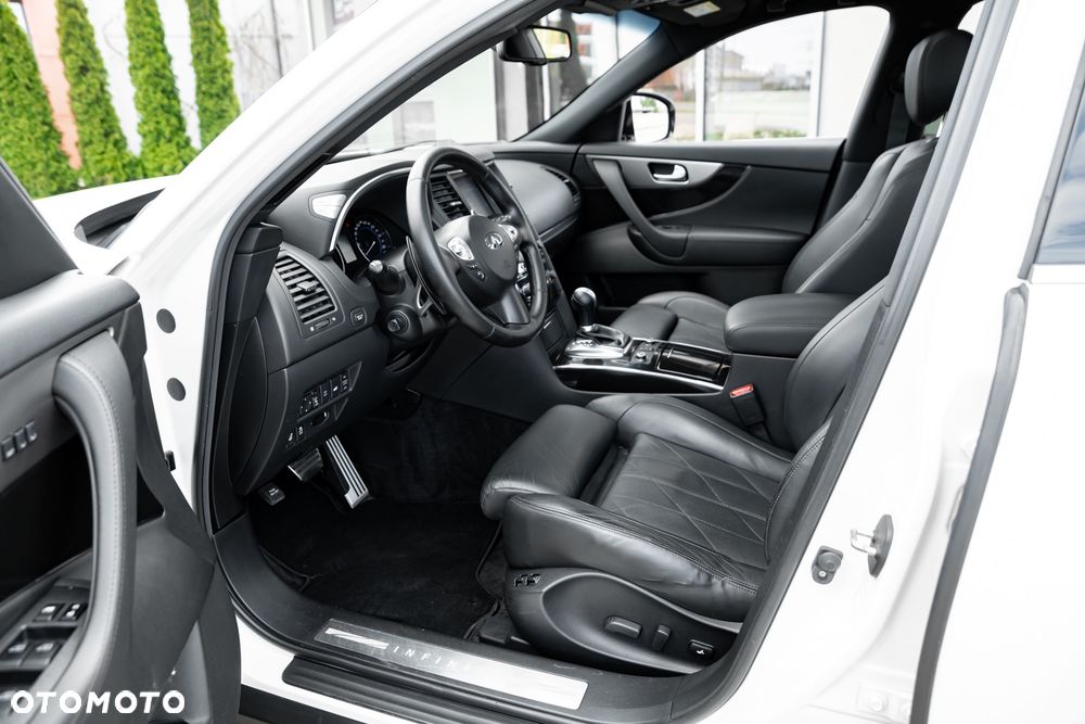 Infiniti QX70 3.0d S - 16